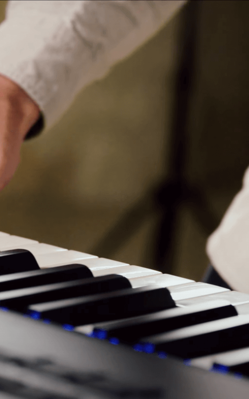 Piatra-i data la o parte