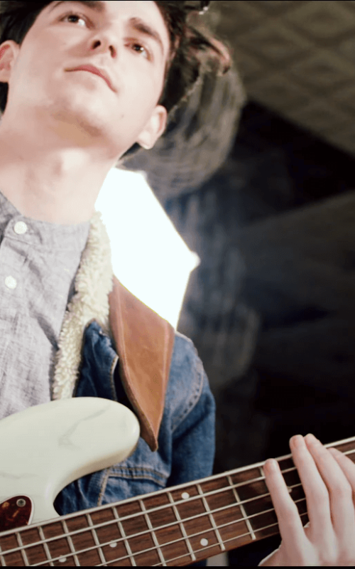 Piatra-i data la o parte